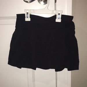 black lululemon skirt